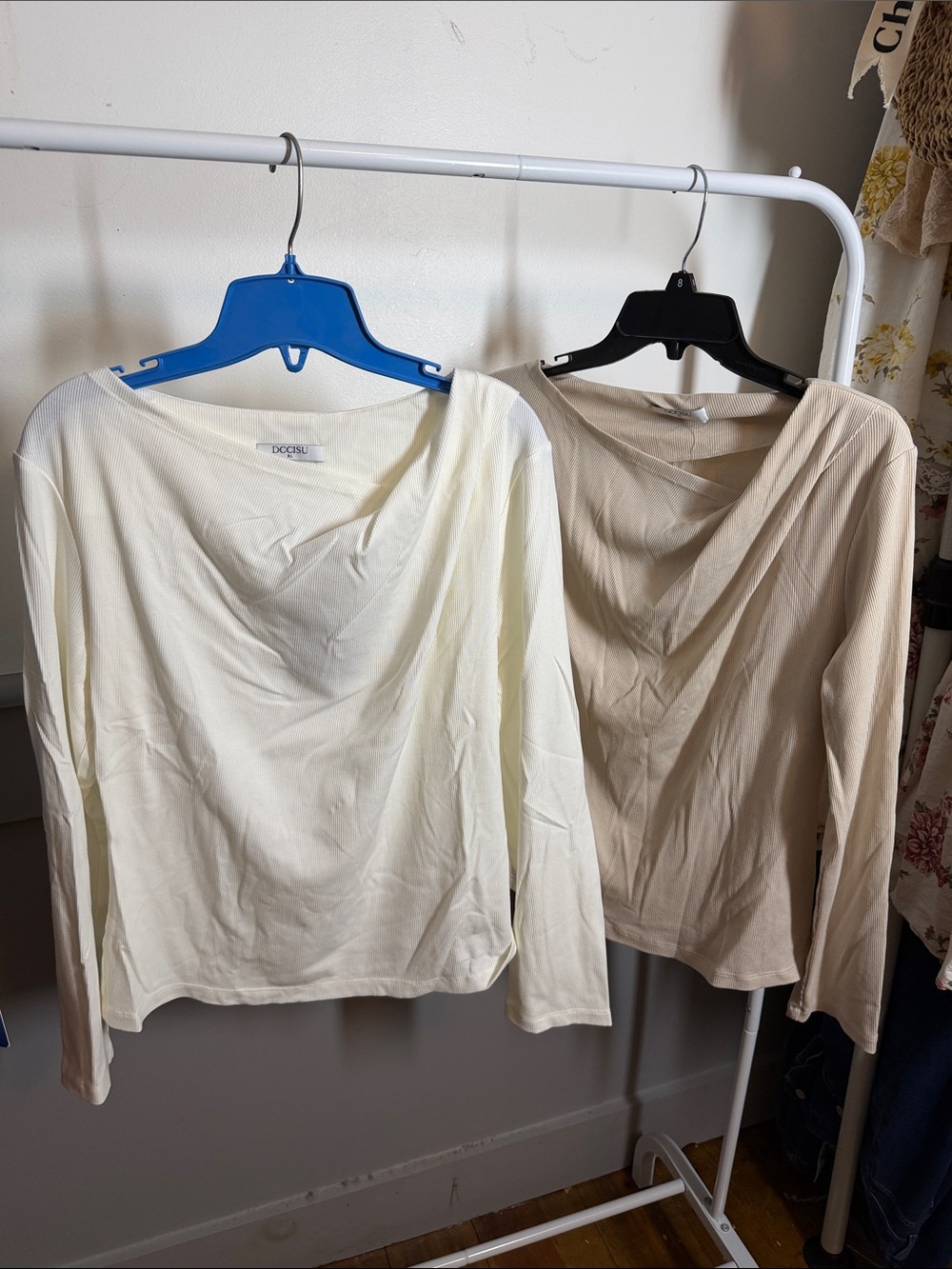 Women's Draped Long-Sleeve Top - Cream and khaki- lot of 2 size xl